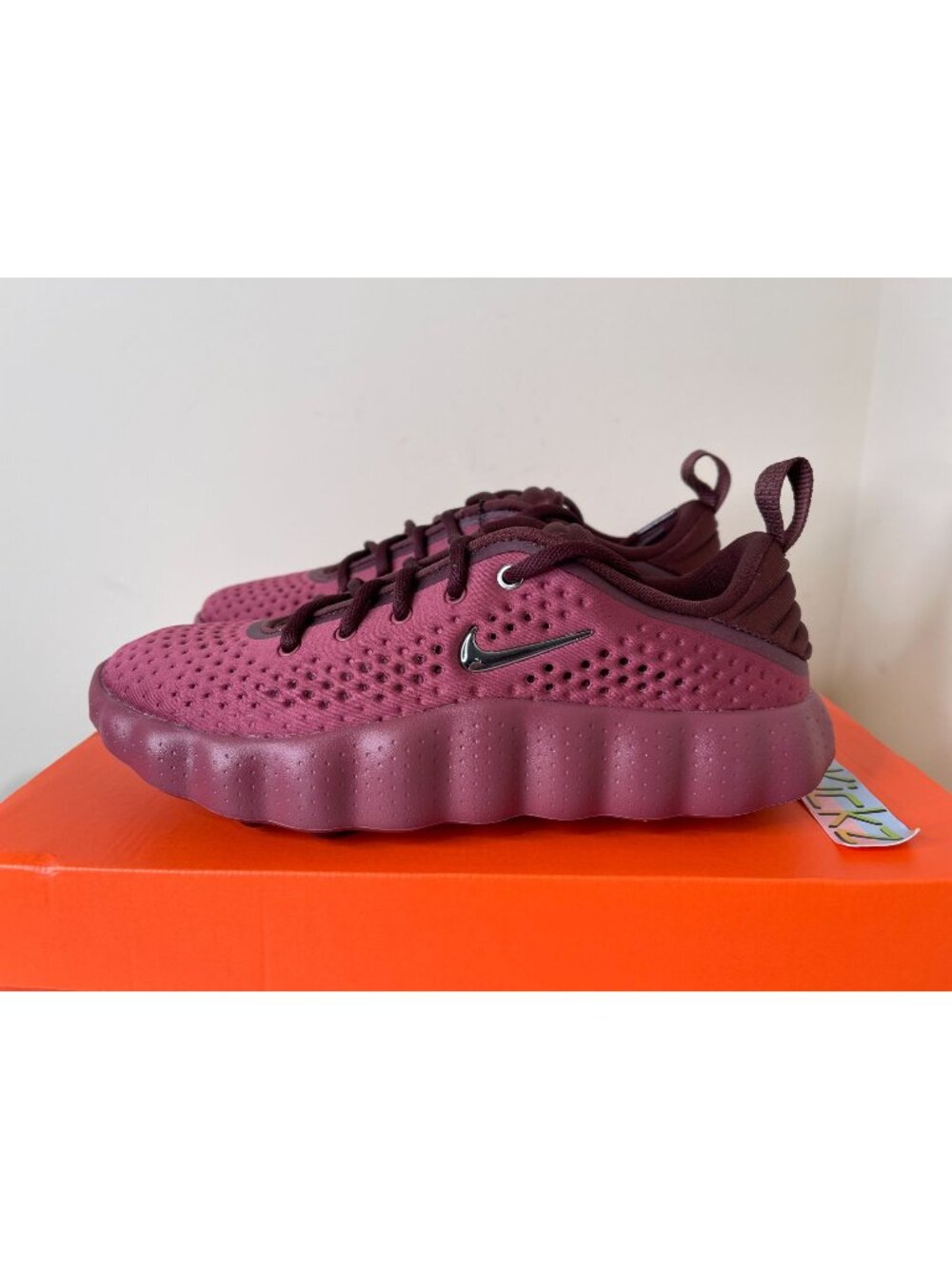Nike Mind 002 Pink Smoke Fumee Rose Womens HQ4310 600